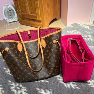 Authentic Louis Vuitton Neverfull MM with bag organizer